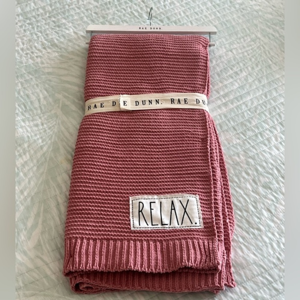 NWT RAE DUNN THROW BLANKET KNIT PINK 🧶